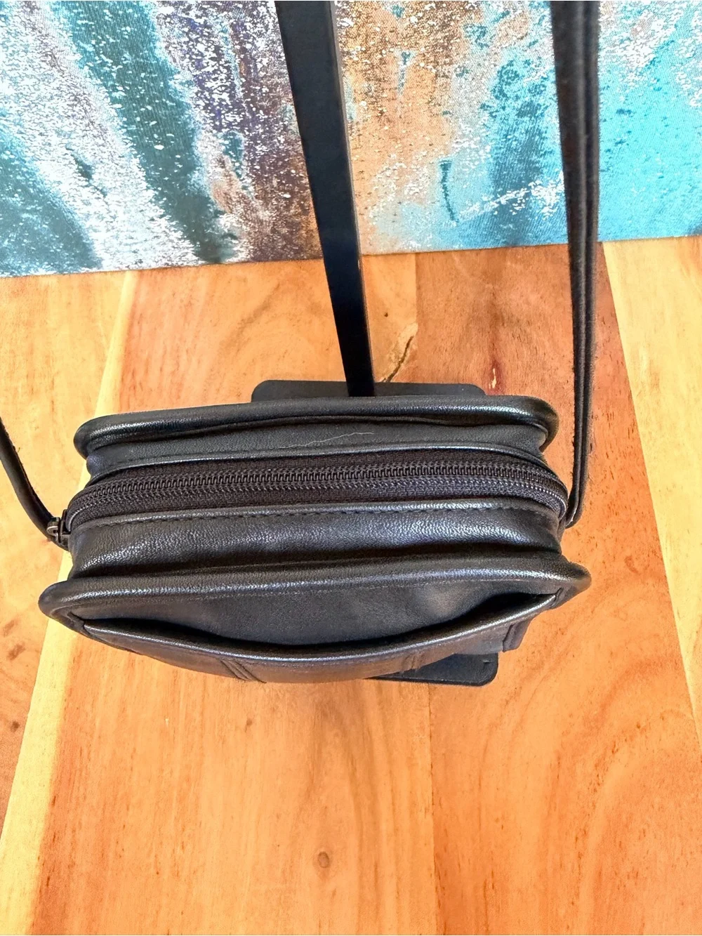Liz Claiborne Vintage 1980’s Minimalist Mini Leather Crossbody Bag Black‎ EVC